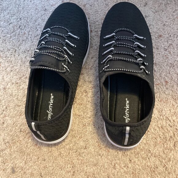 Women Comfortview Sneakers Size 8 WW Black Slip On - Picture 2 of 7
